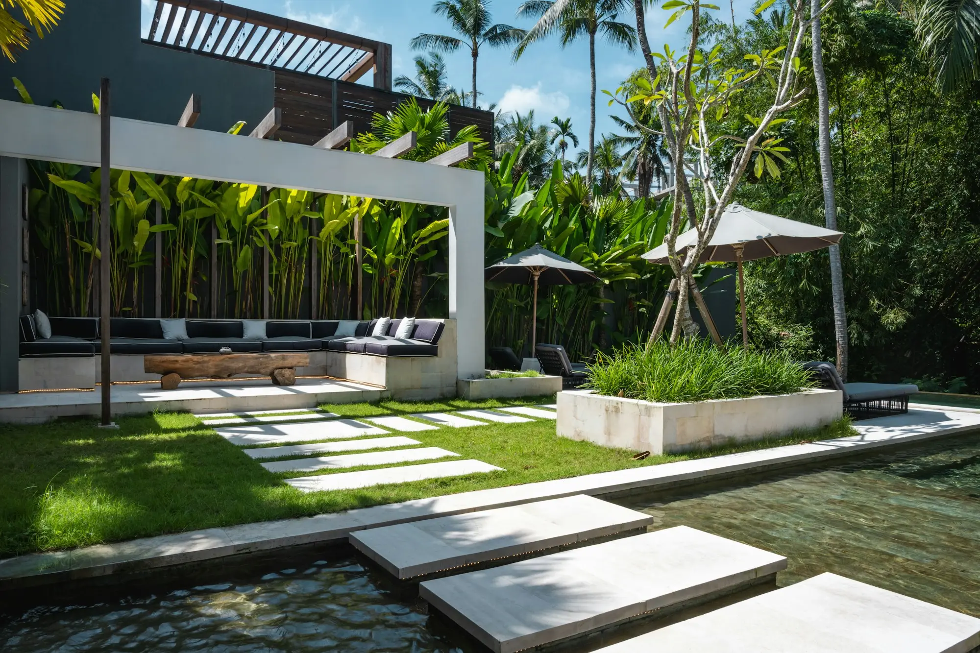 Villa contemporaine réalisée par Horizon Bâtiment